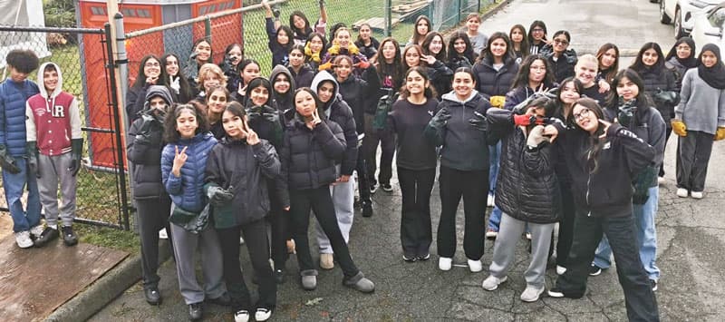 Student Volunteers from John Oliver Secondary School